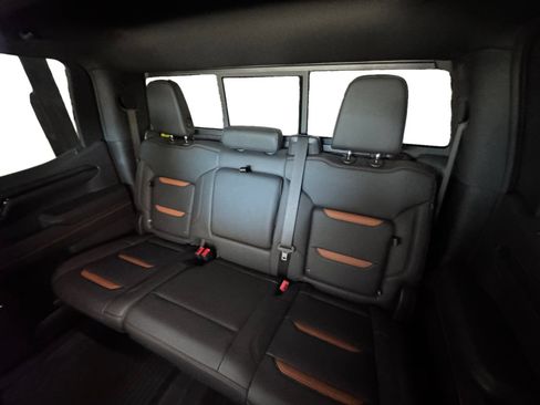 Used 2025 GMC Sierra 1500 AT4 w/ AT4 Premium Package AWD/4WD image 15