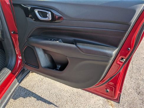 Used 2025 Jeep Compass Trailhawk w/ Trailhawk Elite Group image 31