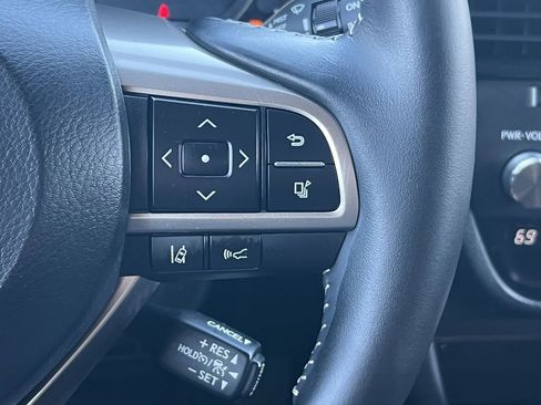 Used 2019 Lexus RX 350L w/ Premium Package image 12