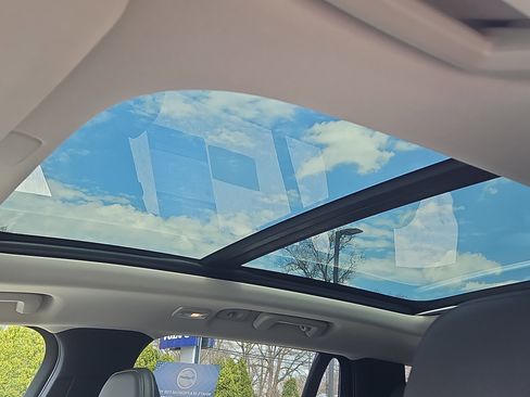 Certified 2024 Volvo XC90 B5 Core AWD/4WD image 8