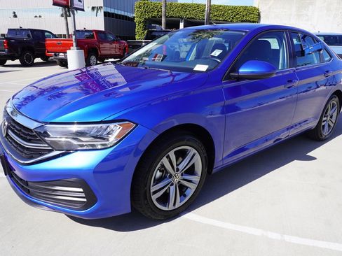 Used 2024 Volkswagen Jetta SE image 4