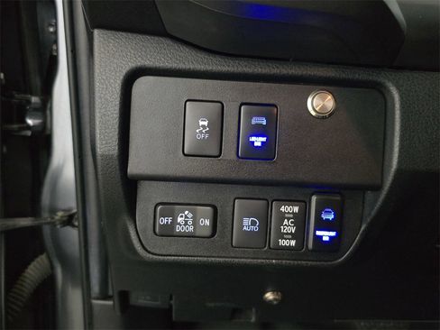 Used 2022 Toyota Tacoma TRD Off-Road image 27