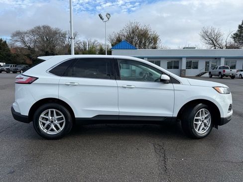 Used 2024 Ford Edge SEL image 3