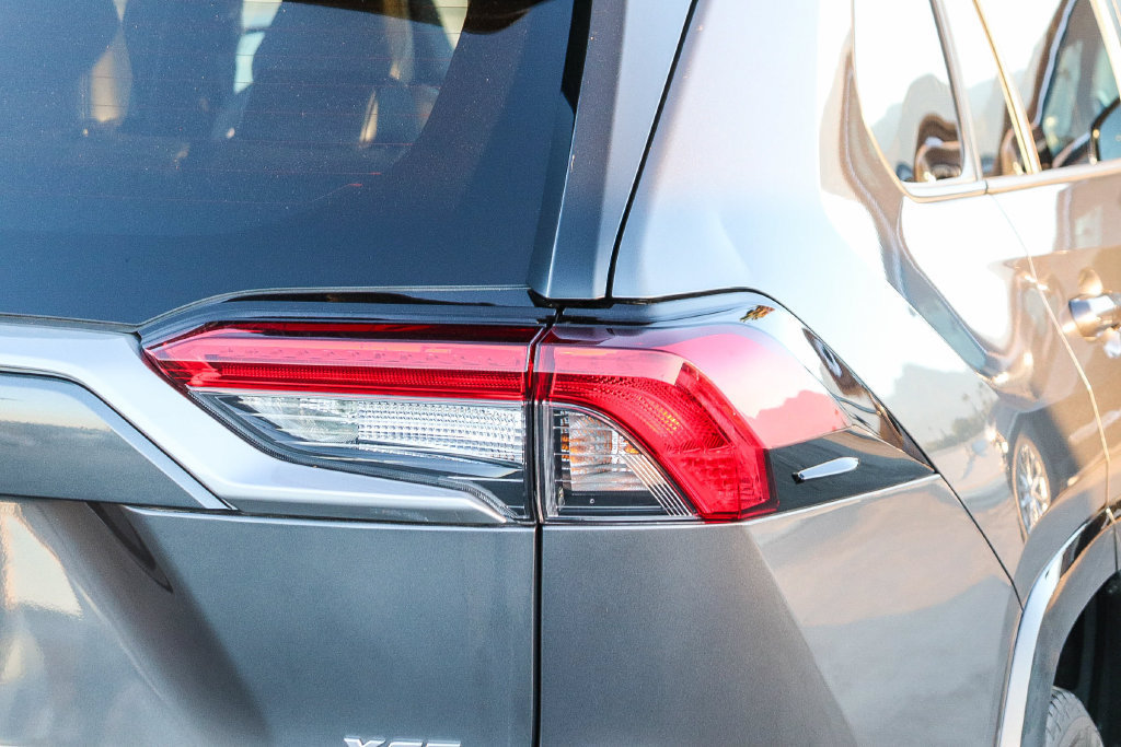 Used 2021 Toyota RAV4 XSE w/ XSE Grade Weather Package AWD/4WD image 10