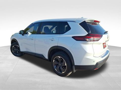 Certified 2024 Nissan Rogue SV FWD image 6
