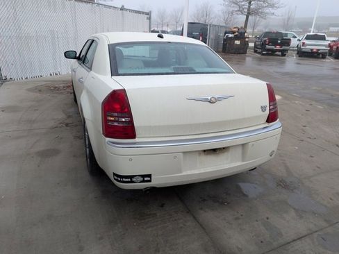 Used 2005 Chrysler 300 C w/ Navigation & Sound Group II image 14