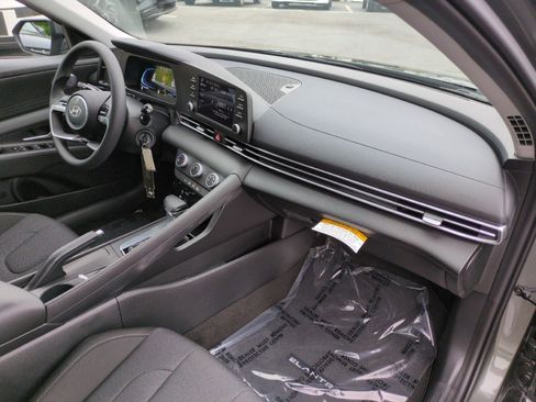 New 2026 Hyundai Elantra SE FWD image 45