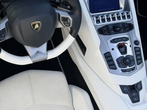 Used 2015 Lamborghini Aventador LP 700-4 AWD/4WD image 9