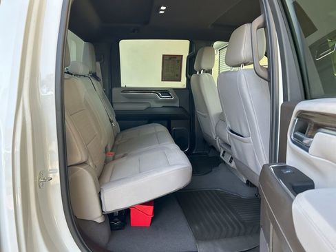 Used 2024 Chevrolet Silverado 2500 LT image 27