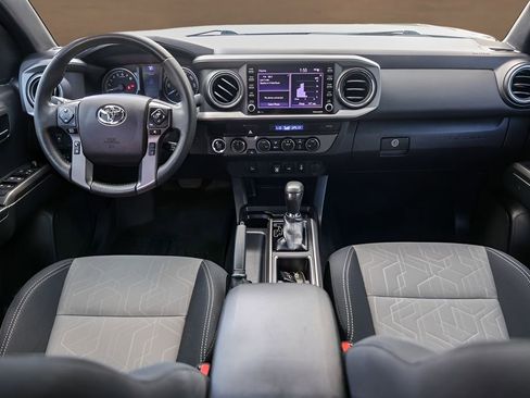 Used 2022 Toyota Tacoma TRD Off-Road AWD/4WD image 25