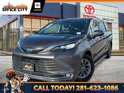 Used 2023 Toyota Sienna XLE