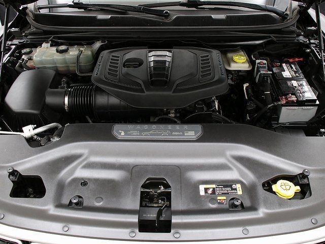 Used 2023 Jeep Wagoneer L Series III w/ Preferred Equipment Group AWD/4WD image 35