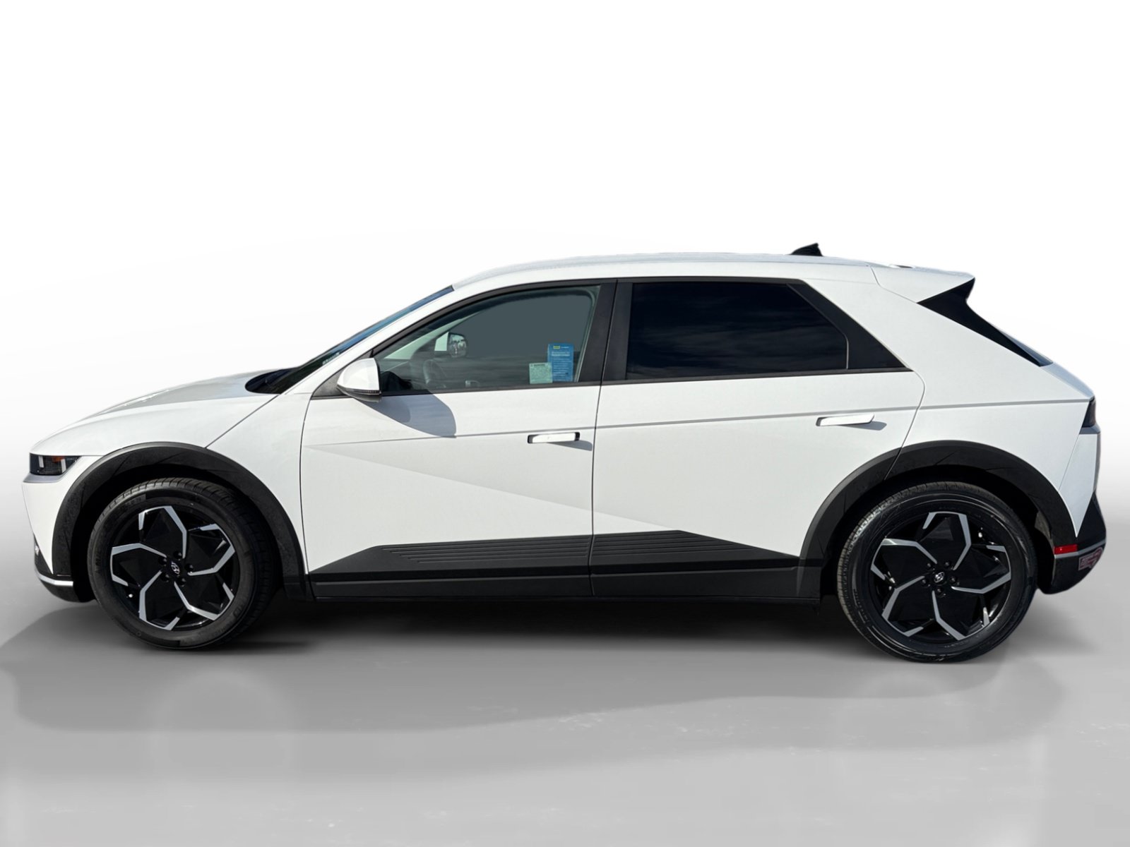 Used 2024 Hyundai Ioniq 5 SEL RWD image 2