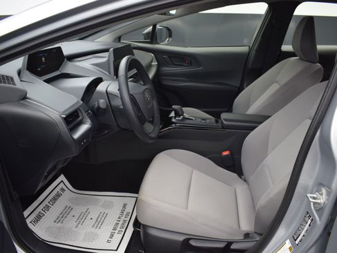 Used 2025 Toyota Prius LE image 13