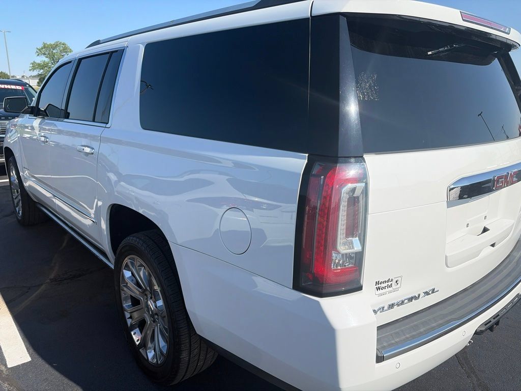 Used 2018 GMC Yukon XL Denali w/ Denali Ultimate Package AWD/4WD image 11