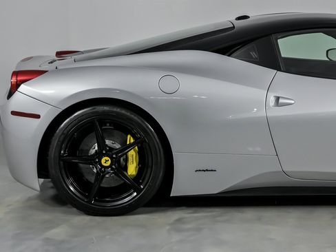 Used 2010 Ferrari 458 Italia image 13