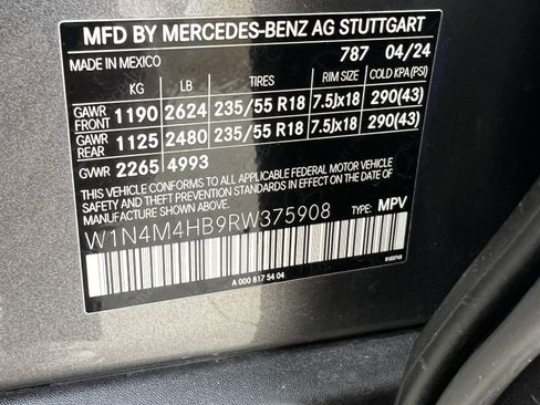 Used 2024 Mercedes-Benz GLB 250 250 image 37