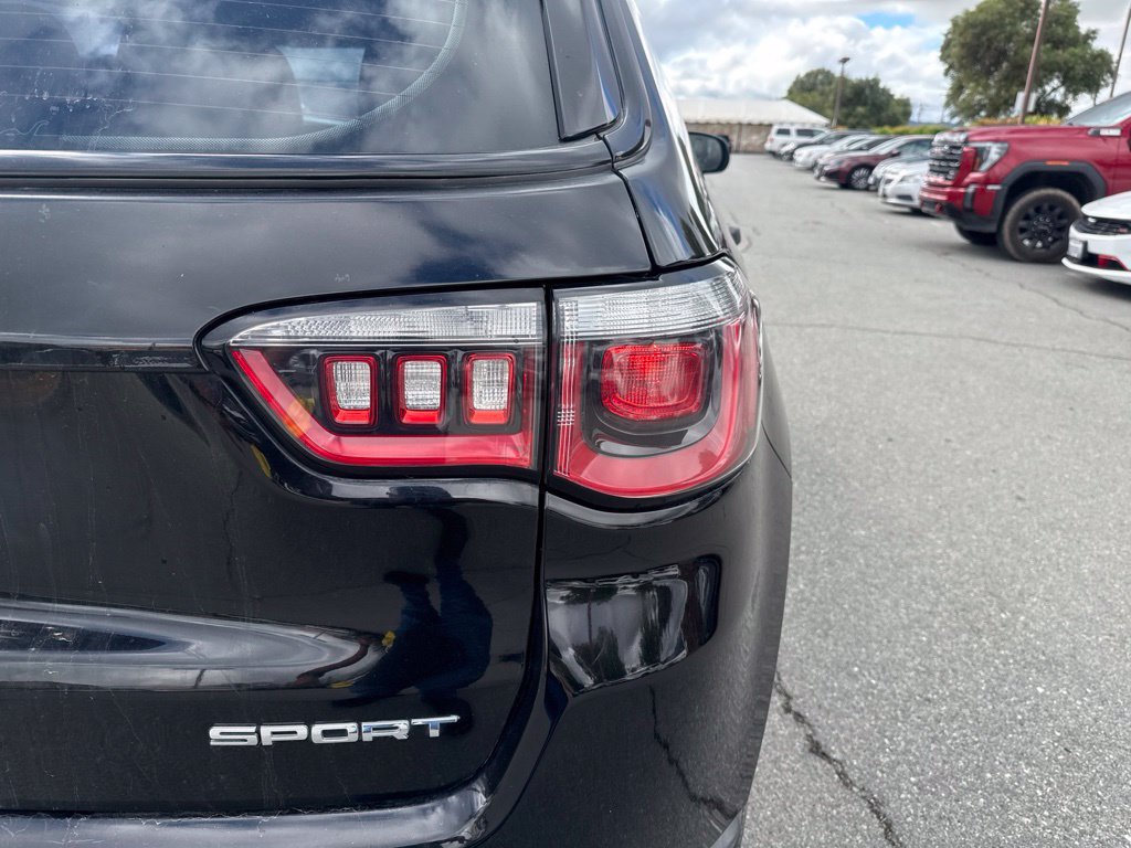 Used 2018 Jeep Compass Sport FWD image 8