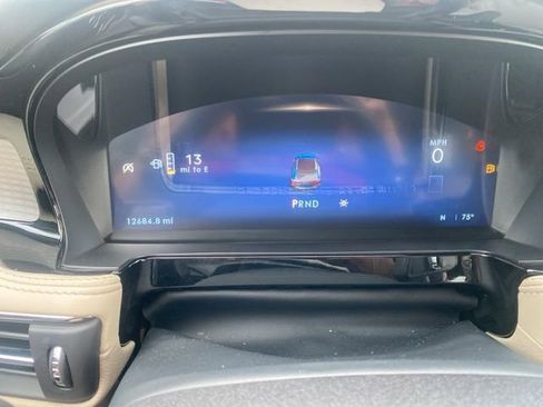 Used 2025 Lincoln Corsair FWD w/ Equipment Group 101A image 13