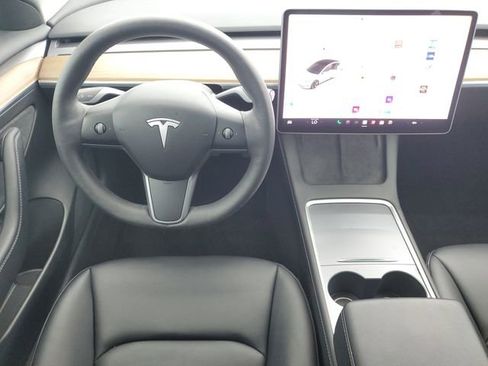 Used 2023 Tesla Model 3 Standard Range image 16