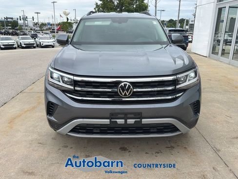Used 2023 Volkswagen Atlas SE AWD/4WD image 2