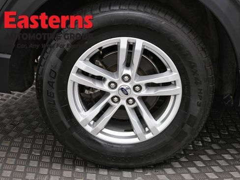 Used 2023 Ford Explorer XLT w/ Equipment Group 202A AWD/4WD image 30