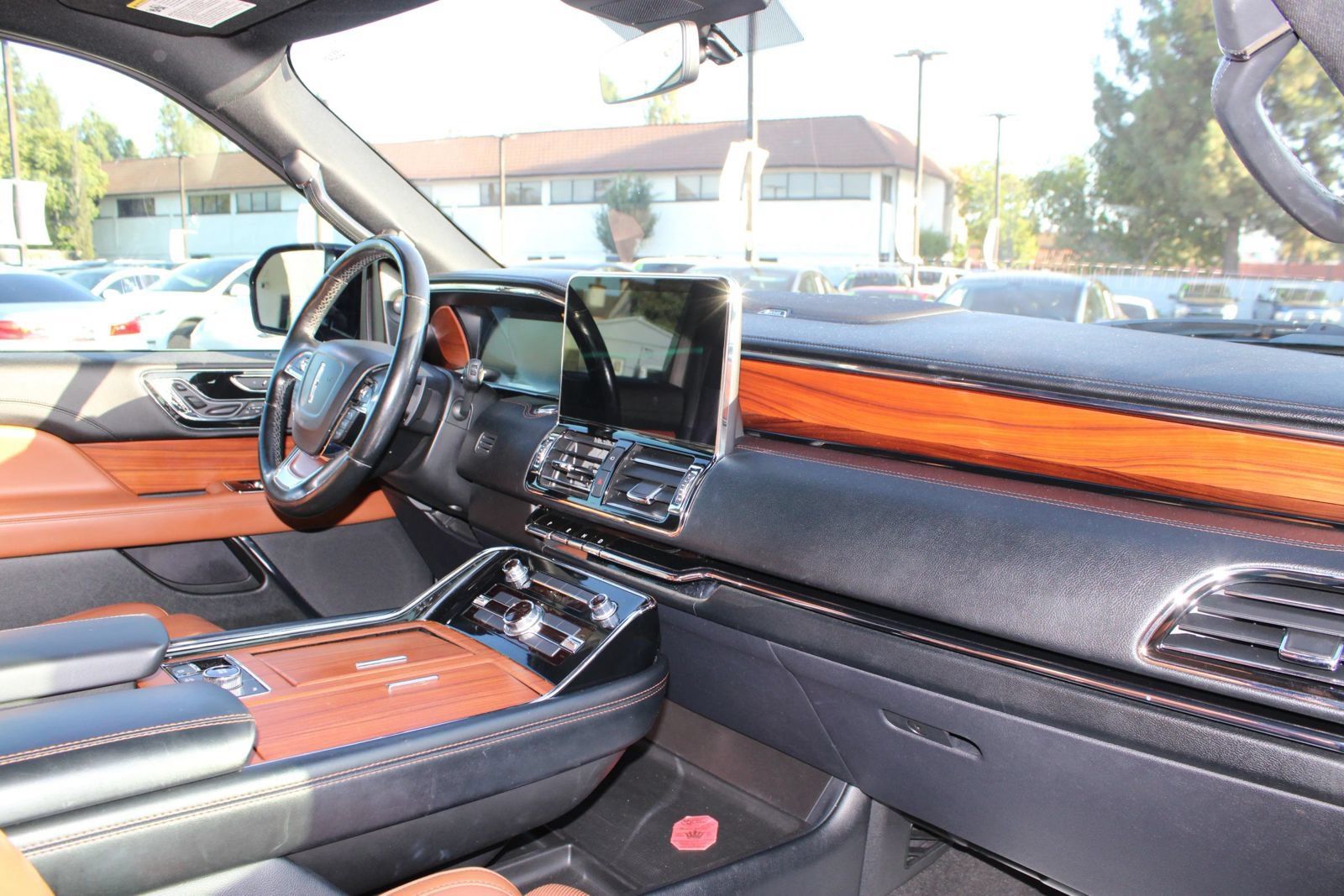 Used 2018 Lincoln Navigator L Reserve w/ Technology Package AWD/4WD image 22