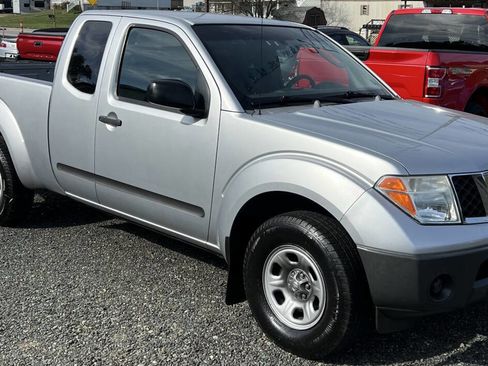 Used 2006 Nissan Frontier XE w/ (G01) XE Preferred Pkg image 1