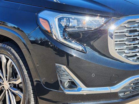 Used 2019 GMC Terrain Denali w/ Advanced Safety Package image 6