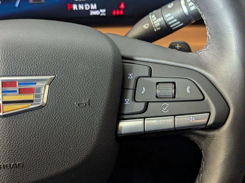 Used 2025 Cadillac XT4 Premium Luxury image 40