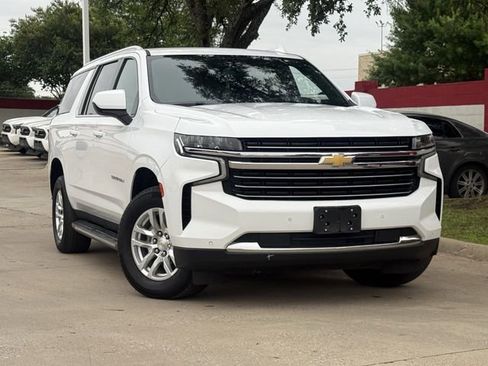 Used 2024 Chevrolet Suburban LT RWD image 1