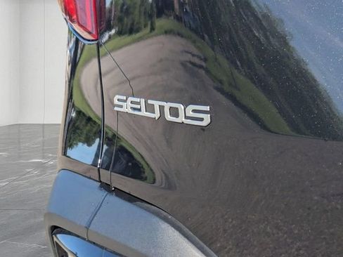 Used 2024 Kia Seltos EX AWD/4WD image 9