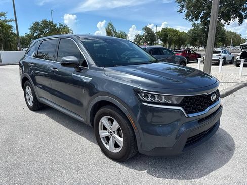 Used 2021 Kia Sorento LX FWD image 3