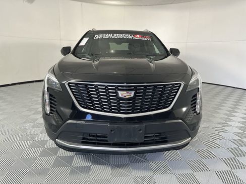 Used 2019 Cadillac XT4 Premium Luxury w/ Cold Weather Package AWD/4WD image 3