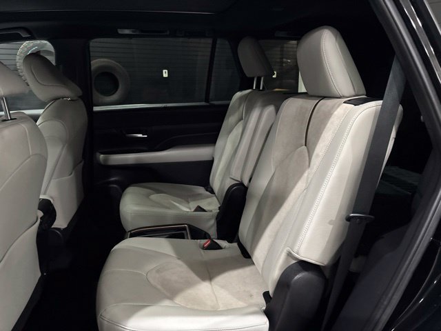 Used 2024 Toyota Grand Highlander AWD Hybrid image 18