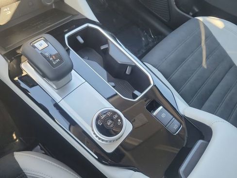 New 2026 Mitsubishi Outlander SE image 33