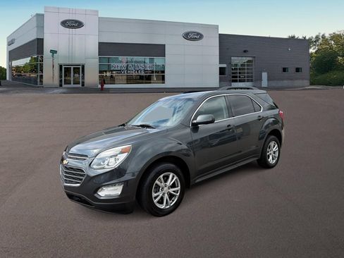 Used 2017 Chevrolet Equinox LT w/ Convenience Package FWD image 1