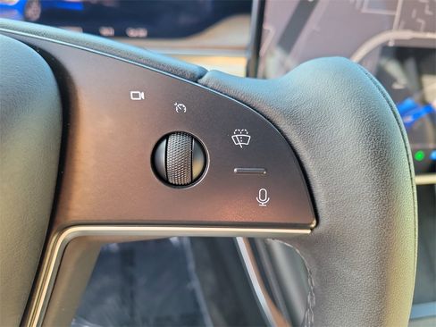 Used 2022 Tesla Model S image 6