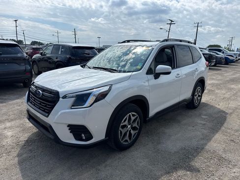 Used 2024 Subaru Forester Premium AWD/4WD image 1