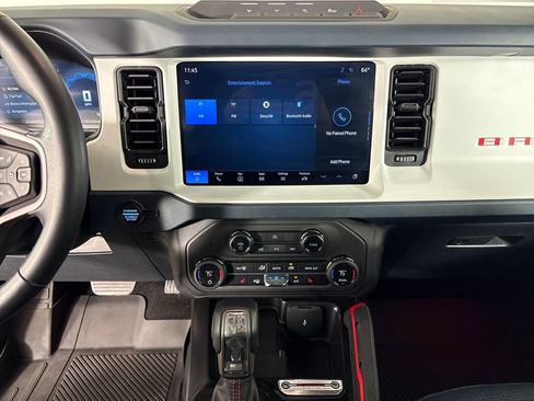 Certified 2025 Ford Bronco Heritage Edition AWD/4WD image 32