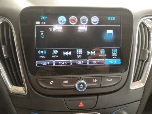 Used 2018 Chevrolet Malibu LT FWD image 25