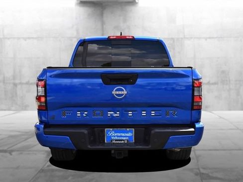Used 2025 Nissan Frontier SV w/ SV Convenience Package RWD image 6
