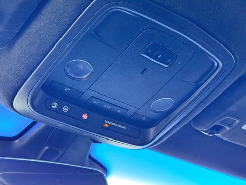 Used 2014 Cadillac ELR w/ Luxury Package image 40