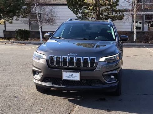 Used 2019 Jeep Cherokee Latitude Plus w/ Comfort/Convenience Group image 4