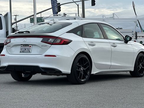 Used 2025 Honda Civic Sport image 3