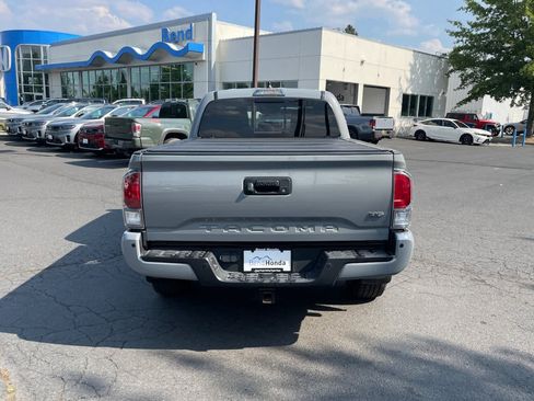 Used 2021 Toyota Tacoma TRD Off-Road w/ TRD Premium Off Road Package AWD/4WD image 4