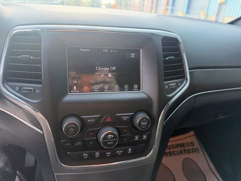 Used 2018 Jeep Grand Cherokee Limited AWD/4WD image 19