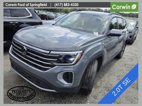 Used 2025 Volkswagen Atlas SE AWD/4WD image 1