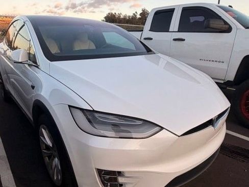 Used 2020 Tesla Model X Performance image 2