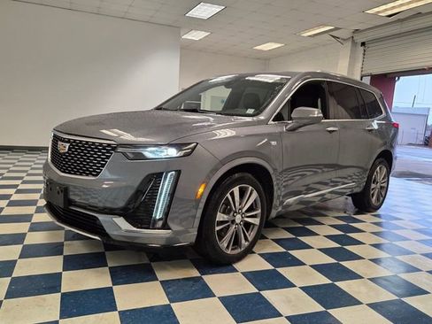 Used 2020 Cadillac XT6 Premium Luxury image 3